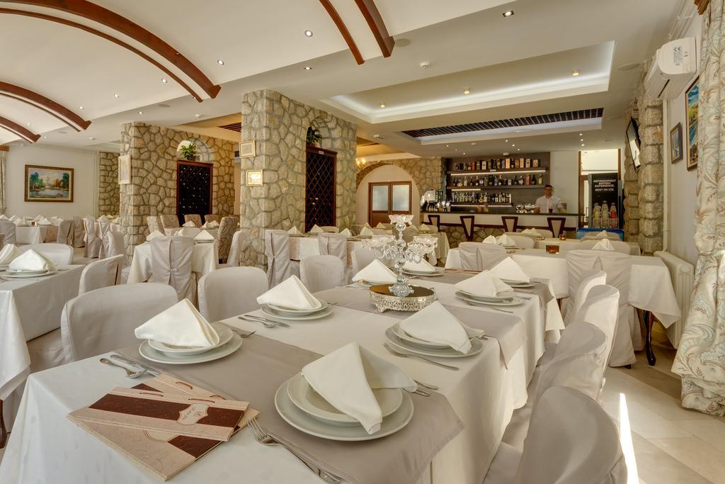 Hotel Akapulco Sutomore Esterno foto